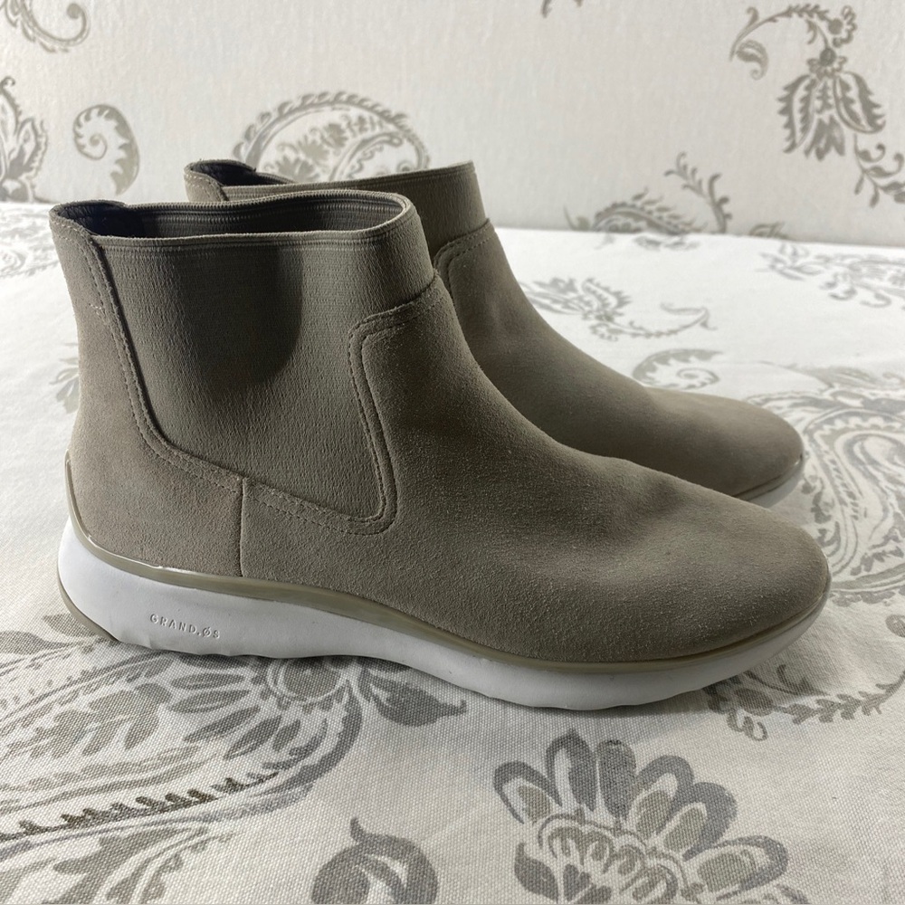 Cole Haan Zerogrand Boots Beige
Suede Waterproof Sneaker Boots‎
